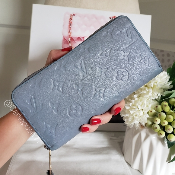 **SOLD** Authentic Pre-owned Louis Vuitton Blue Empreinte Zippy Wallet - Picture 3 of 16